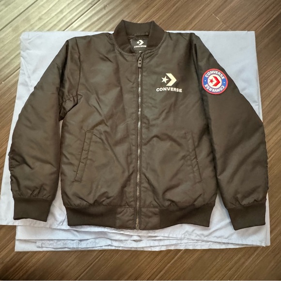 Boys Converse puff jacket size
Medium 10-12
Like new condition 
Outerwear - Picture 6 of 11